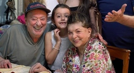 Raul Gil e Dona Carmem comemoraram 64 anos de casamento