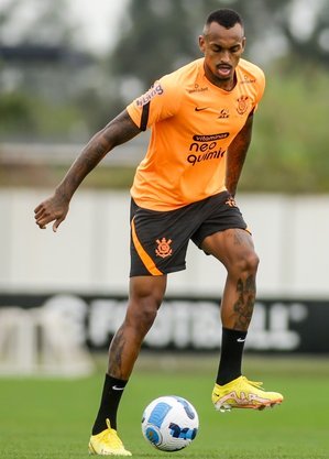 Raul Gustavo treina normalmente