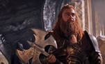 Ray Stevenson em cena de Thor: O Mundo Sombrio