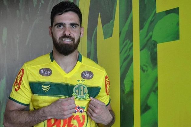 Rayan (zagueiro - 32 anos): Experiente e com rodagem por equipes do interior de São Paulo, Rayan é o zagueiro reserva do Mirassol e já atuou em cinco jogos da temporada. Ele tem contrato até 27/09/2022. 