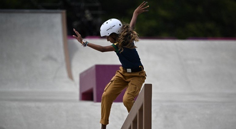 Fada' do skate, Rayssa Leal vira hit na web com medalha na Olimpíada -  TecMundo