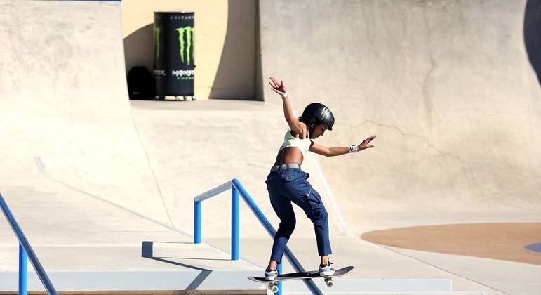 Rayssa Leal ganha mais uma etapa do mundial de skate