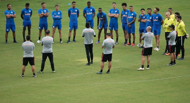 RB Bragantino se reúne em atividade antes do duelo pelas quartas de final