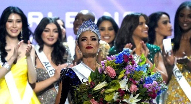 R'Bonney Gabriel garante o 9º prêmio de Miss universo aos EUA
