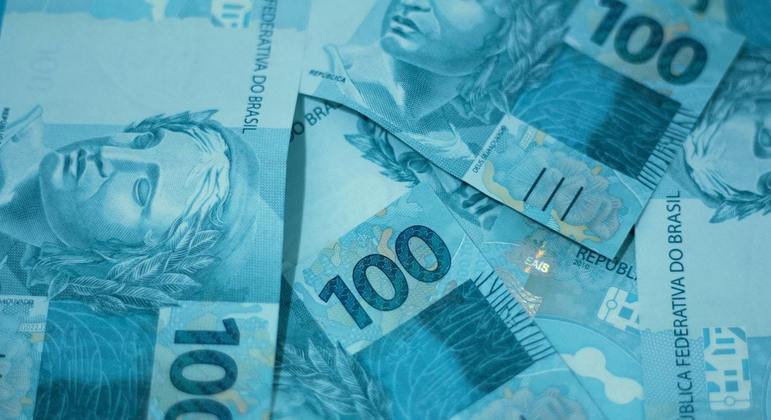 Dólar vai voltar aos R$ 5? O que explica o movimento da moeda