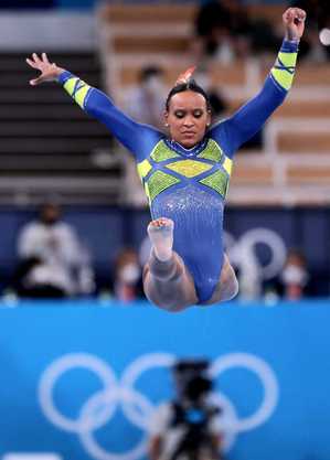 Simone Biles e Rebeca Andrade irão se enfrentar em finais no Mundial