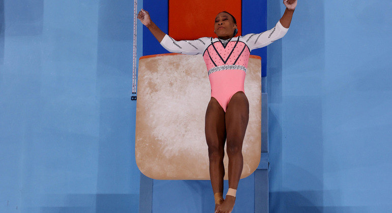 Rebeca Andrade faz salto na final do aparelho na Olimpíada de Tóquio