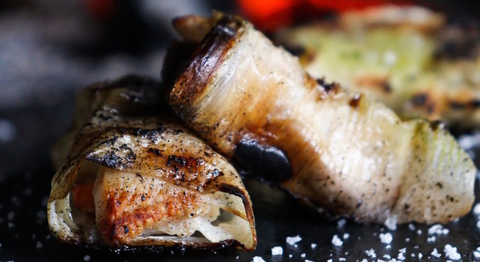 Chef Rodolfo Bondezan ensina receita de Charutinho de Alho-Poró com Peixe e Camarão