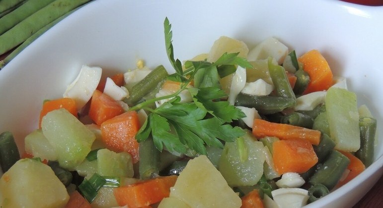 Receitas Fáceis Salada Vegetariana Vitalidade em cada Garfada