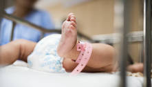 Nova Zelândia: Médicos comemoram sucesso de cirurgia de coração em bebê após batalha com pais antivacina