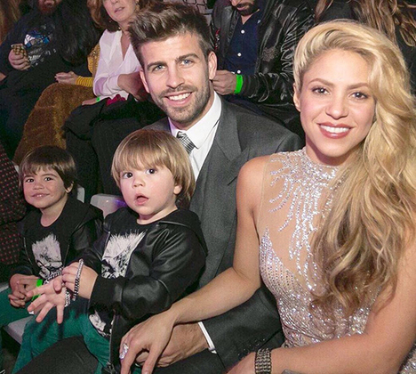 Recentemente, ele fez um acordo com Shakira, intermediado por advogados, e ficou decidido que ela pode morar com os filhos do casal nos EUA. E terá que pagar todas as despesas do ex quando ele viajar para visitar as crianças. 