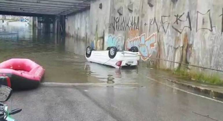 Recife: Mulher morre após ficar presa em carro embaixo d’água durante chuvas