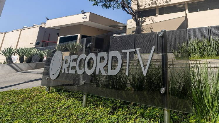 A Record TV tem muitos motivos para celebrar seus 70 anos nesta quarta (27)! A mais antiga emissora em atividade do Brasil segue comprometida com a sociedade, a liberdade de expressão e o acesso à informação; relembre fatos curiosos e personagens que ajudaram a escrever essa história de sucesso!