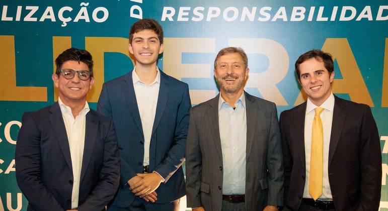 Da esquerda para direita, temos: André Dias, Americo Buaiz Neto, Americo Buaiz Filho e Felipe Caroni.
