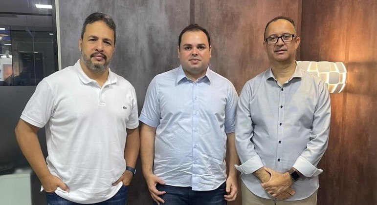 Da esquerda para direita, temos: Alexandre Tomé, Diretor Comercial da Record TV Manaus, Roberto Cidade, Deputado Estadual e Artur Fernandes, Diretor Executivo da Record TV Manaus.