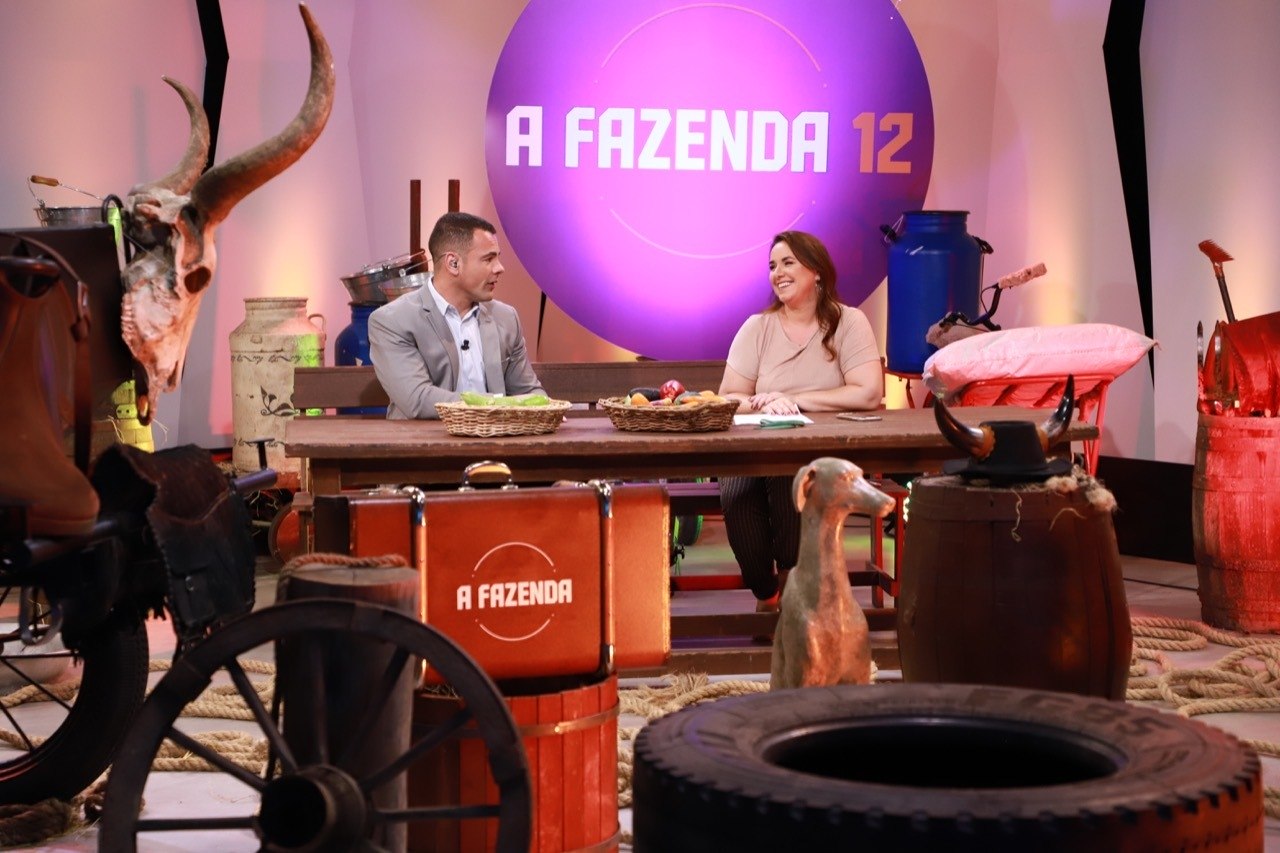 Record TV anuncia que votação de A Fazenda 12 está suspensa - A Fazenda -  R7 A Fazenda 12