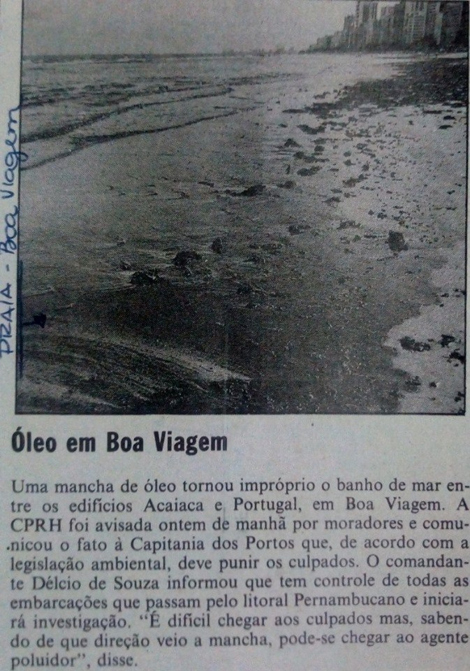 Recorte de jornal dos anos 90 mostrava óleo na praia de Boa Viagem, em Pernambuco (Reprodução/Jornal do Comércio)