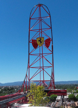 Red Force - Espanha - Fica no parque temático Ferrari Lanc, em Salou, Tarragona. 