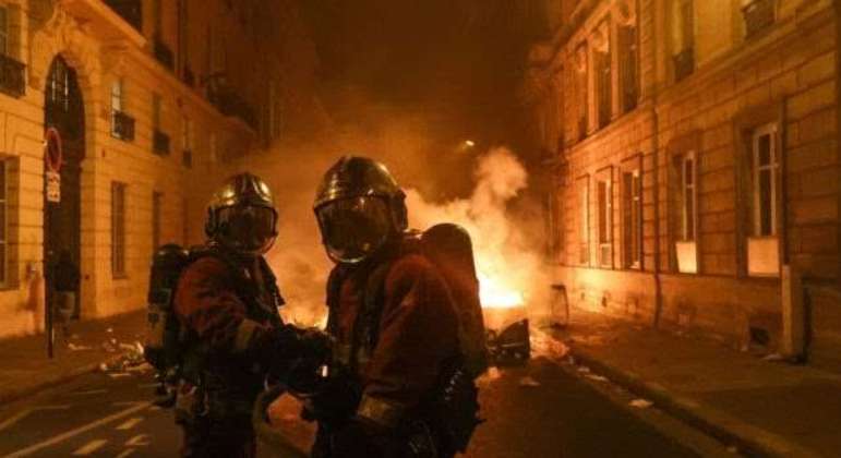 Reforma da previdência Francesa gera protestos, mais de 300 pessoas foram detid