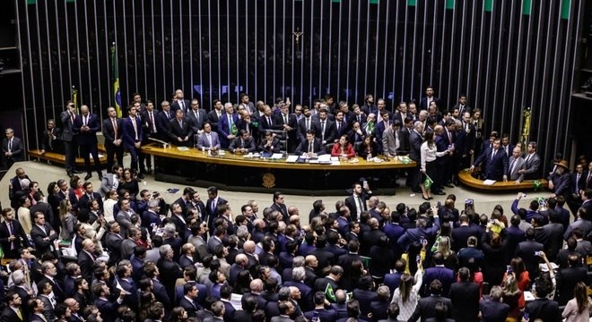 O plenário da Câmara dos Deputados lotado, no dia da votação da reforma da Previdência