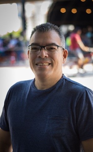 Edgar Carrillo dá aula de espanhol