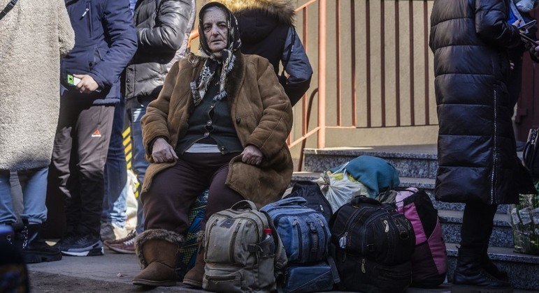 Pelo menos 3 milhões de pessoas deixaram a Ucrânia desde o início da guerra
