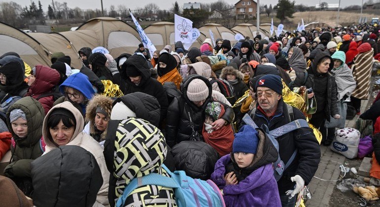 Segundo a ONU, mais de 1,7 milhão de pessoas já deixaram a Ucrânia