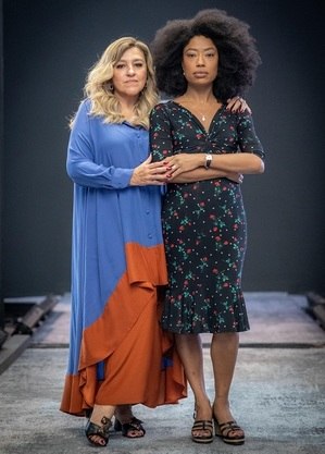 Regina Casé e Mariana Nunes  em "Todas as Flores"