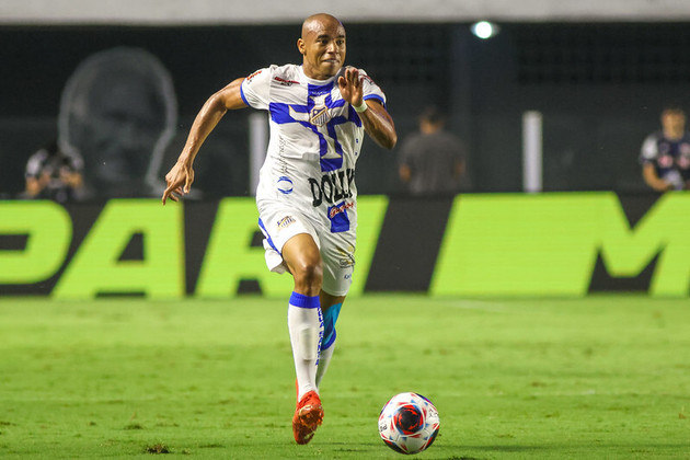 Lateral-direito: Reginaldo (Água Santa)