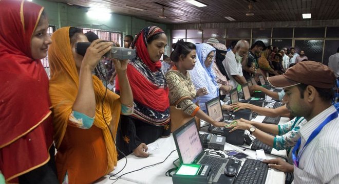 Bangladesh fez extensa compilação de dados biométricos sobre seus habitantes, sem os não se pode obter passaporte ou carteira de motorista, nem mesmo um cartão SIM para o seu telefone