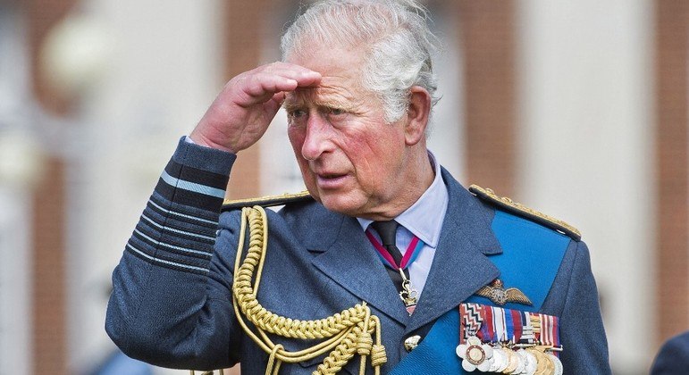 Rei Charles é o homem mais velho a assumir o trono britânico