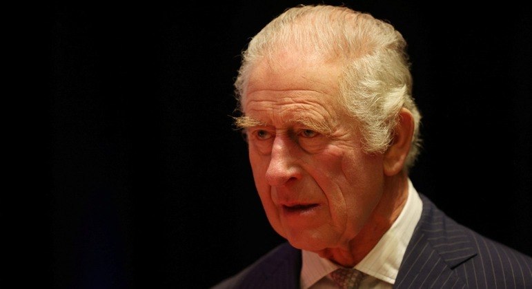 Pubs, clubes e bares podem abrir por mais tempo para celebrar coroação de Charles 3º
