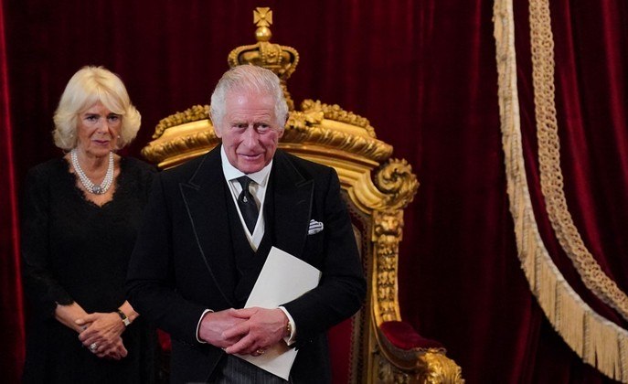 Com a morte da rainha Elizabeth 2ª no último dia 8, Charles
— agora Charles 3º — foi coroado rei do Reino Unido. Com o título, o ex-príncipe se torna chefe de Estado de 14 nações, além de Escócia, Inglaterra,
Irlanda do Norte e País de Gales