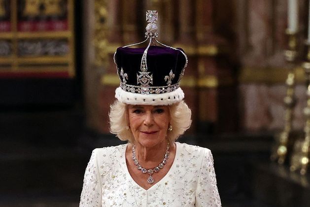 Camilla exibe sua coroa