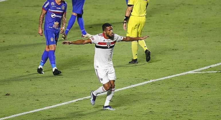 Reinaldo - o lateral-esquerdo de 31 anos tem valor de mercado estimado em 2,5 milhões de euros (cerca de R$ 15,4 milhões). Tem contrato até dezembro de 2022.