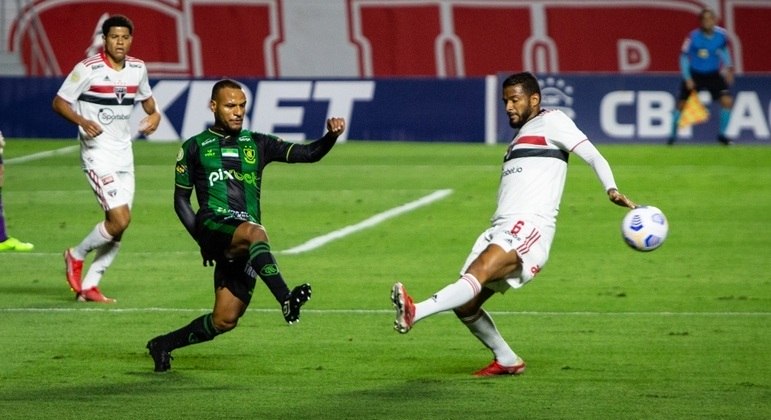 Jogo entre São Paulo e América-MG no Morumbi teve pouquíssima emoção