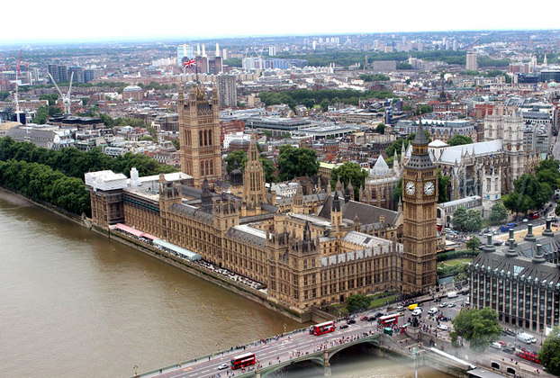 Reino Unido- Europa- 63,1 milhões de habitantes em 244.800 km2. Capital- Londres