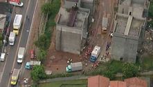 Polícia participa de reintegração de posse em Cidade Tiradentes (SP)