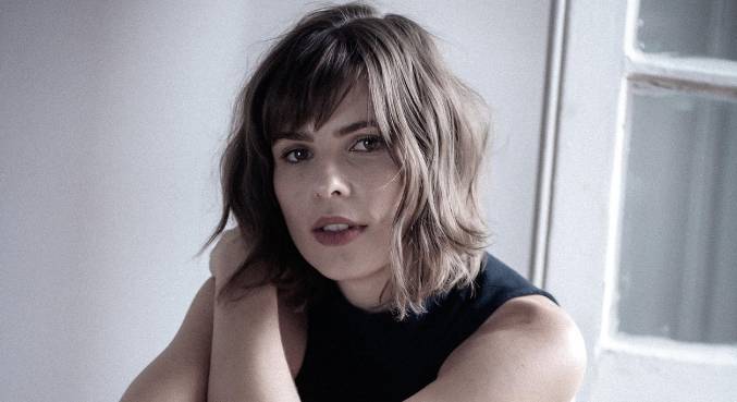 Karla Hill estreia na Record TV