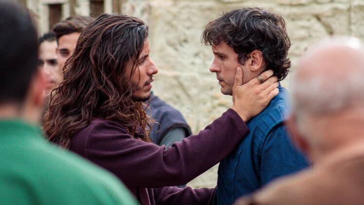 5 - Questões familiares Antes de ser rei, Salomão enfrentou muitos conflitos familiares com seus irmãos. Absalão (Ricky Tavares), por exemplo, usurpou o trono de Davi (Petrônio Gontijo). O que Salomão tem a dizer sobre essa situação tão difícil? 