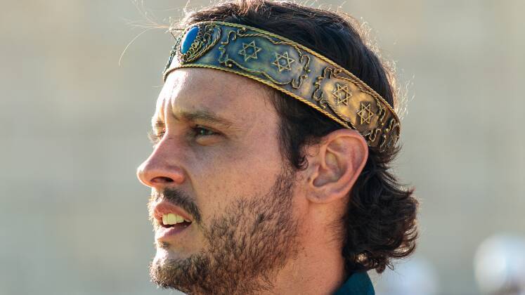 1 - NarraçãoEm Reis — Especial, os fãs da série irão conhecer um outro lado da história do rei mais sábio do mundo. Salomão irá narrar os episódios e explicará seu ponto de vista sobre os acontecimentos de sua própria vida 