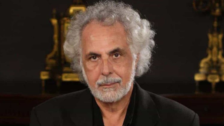 Considerado um artista completo e um profissional com múltiplos talentos, Anselmo Vasconcellos tem na bagagem experiências como ator, diretor, roteirista, escritor e professor. Recentemente, ele deu vida ao vingativo Ismael, em Gênesis e agora parte para um novo desafio em Reis, a nova superprodução da Record TV.O que será que vem por aí? Fique ligado em todas as novidades da nova trama, que estreia em breve!