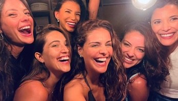 Paloma Bernardi fala sobre encontro com atrizes da série Reis; veja! (Reprodução/ Instagram)