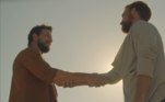 Abiel e Obede (Alex Morenno) eram grandes amigos, mas se desentenderam após a morte de Jotã (Duda Nagle). Tocados pelo discurso de Samuel, eles fizeram as pazes e se emocionaram com o momento 