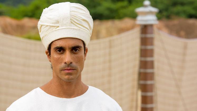 Quando o assunto é produção bíblica, o ator Edu Porto é experiente. Afinal, ele já fez parte do elenco de A Terra Prometida, Jezabel e, recentemente, viveu o vilão Beno na última fase da novela Gênesis. Edu se prepara para o novo desafio na nova superprodução da Record TV: Reis