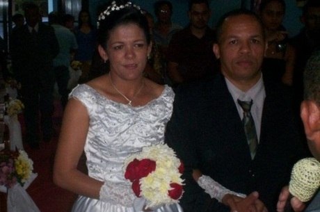 Relma e Henrique no dia do casamento, em 2012