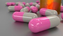 Antibióticos aumentam risco de câncer de cólon, aponta estudo
