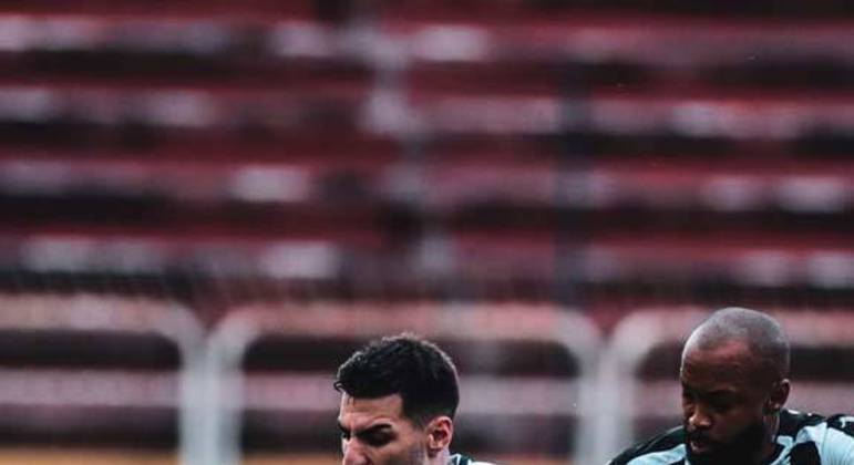 Remo - Sobe: Teve mais posse de bola e foi efetivo na marcação / Desce: Não conseguiu levar perigo ao Alvinegro e falhou na transição ofensiva. 