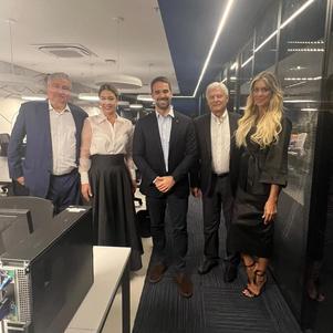 Johnny Saad, Lisiane Russo - diretora geral da Band RS, Governador Eduardo Leite, Ricardo Saad e Renata Fan na inauguração de segunda-feira