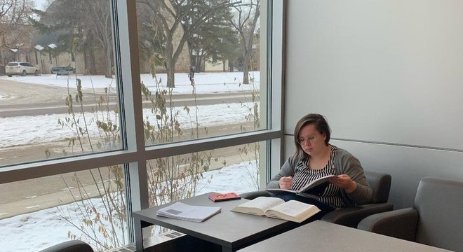 Geóloga Renata Leonhardt recebeu uma bolsa da Universidade de Saskatchewan (Canadá)